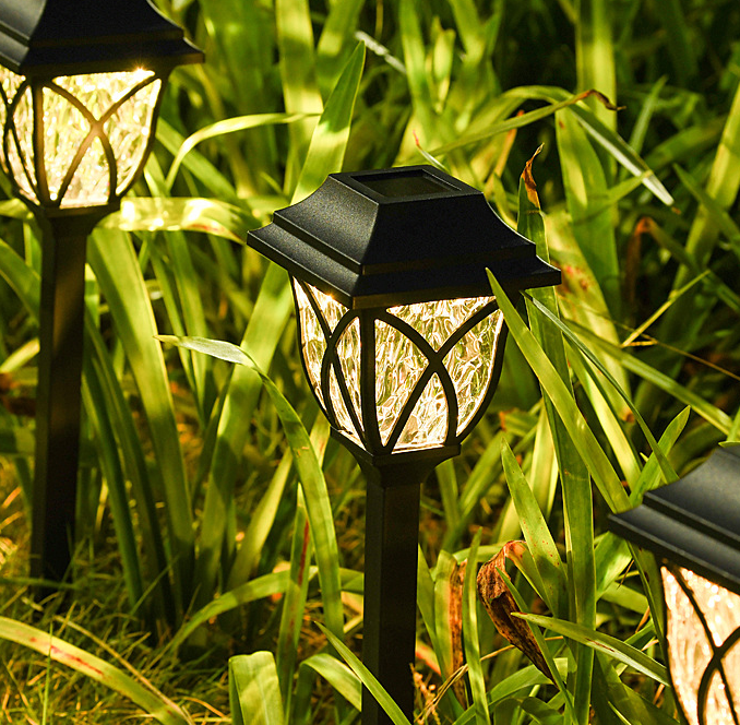 IlumiSolar™ – Lâmpadas LED Solar Automáticas (Kit com 8)